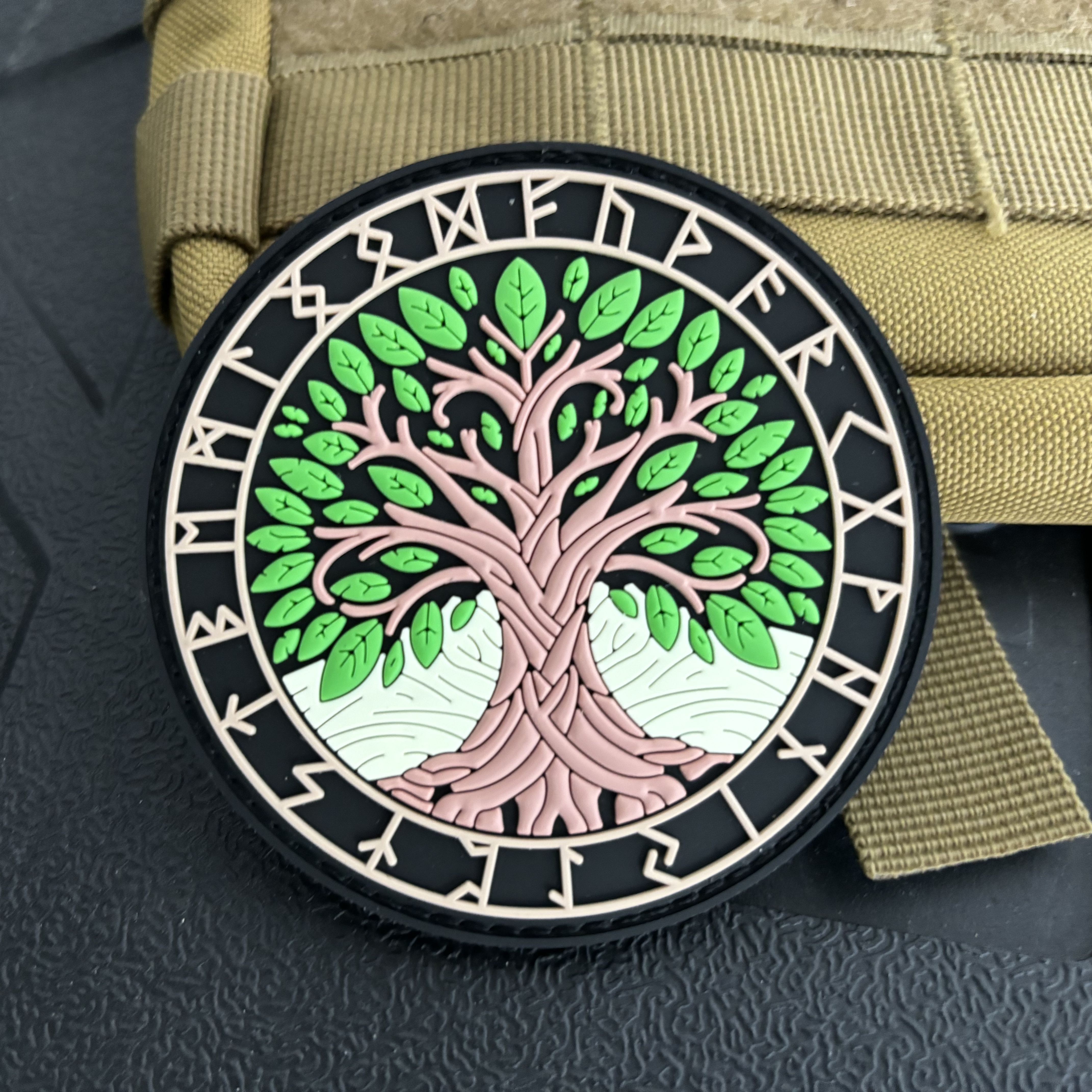 Yggdrasil Viking Totem PVC Pat - Urban Backpack Tactical 리뷰 및 가격